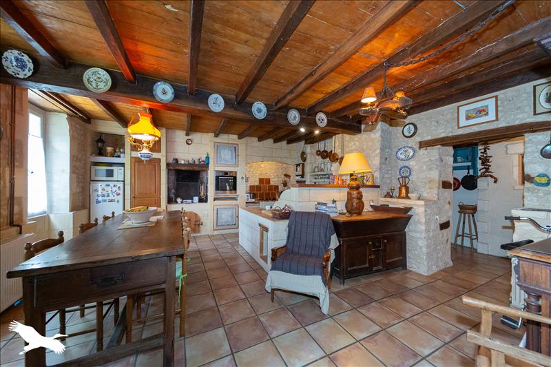 Vente Maison MESSAC - 7 pièces -298 m² - (17130)