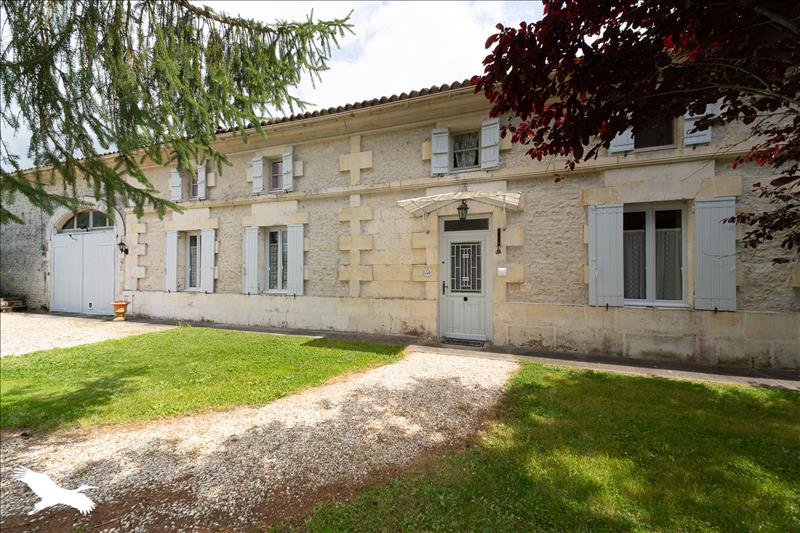 Vente Maison MESSAC - 7 pièces -298 m² - (17130)