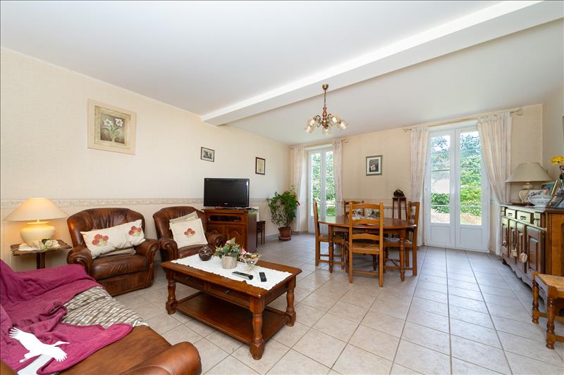 Vente Maison CHEPNIERS - 4 pièces -163 m² - (17210)