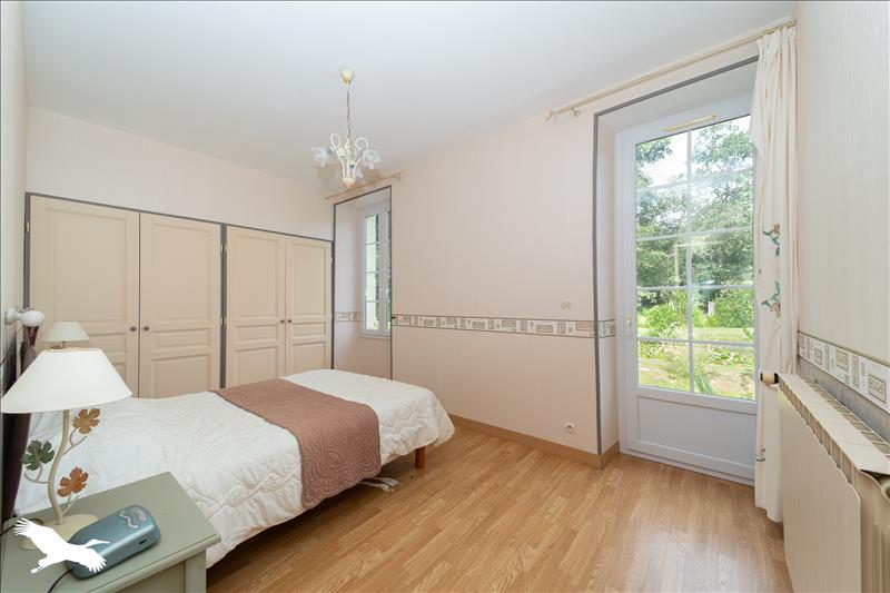 Vente Maison CHEPNIERS - 4 pièces -163 m² - (17210)