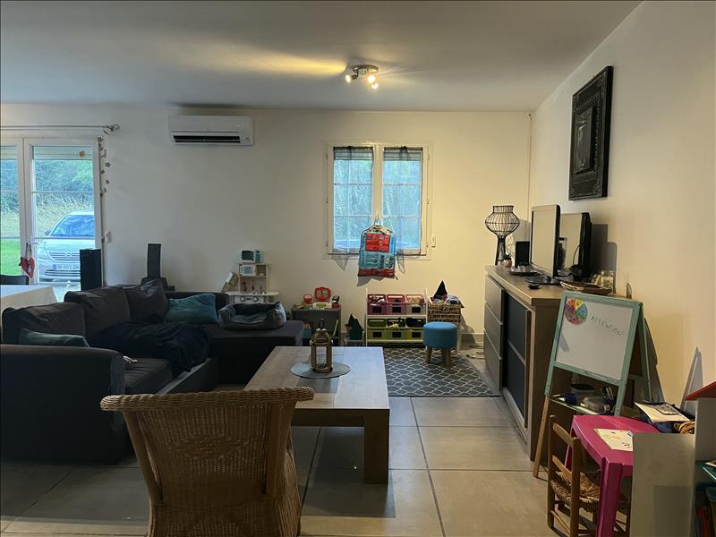 Vente Maison DONNEZAC - 5 pièces -138 m² - (33860)