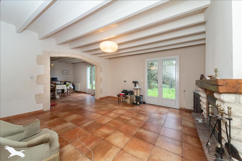 Vente Maison MONTENDRE - 7 pièces -226 m² - (17130)