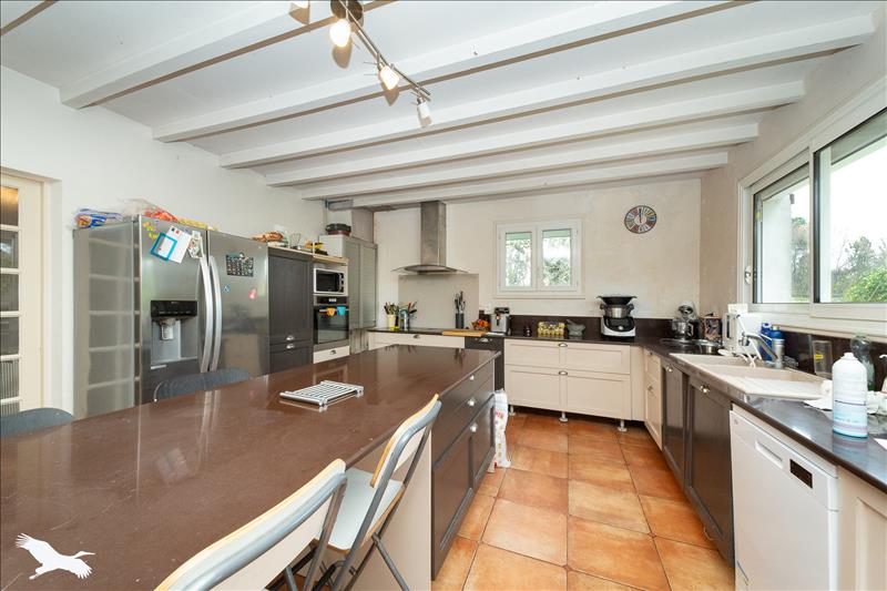 Vente Maison MONTENDRE - 7 pièces -226 m² - (17130)
