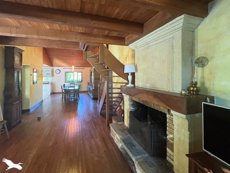 Vente Maison CHAMOUILLAC - 6 pièces -134 m² - (17130)