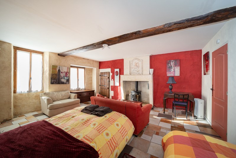 Vente Maison POMMIERS MOULONS - 10 pièces -357 m² - (17130)