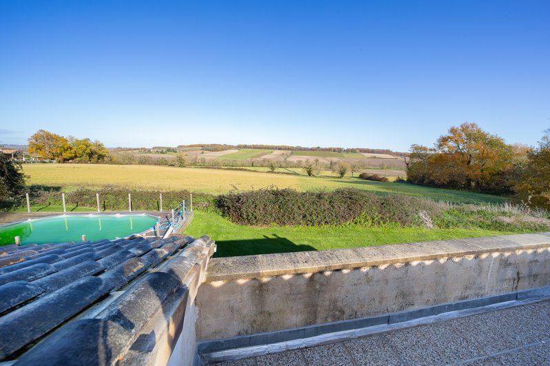 Vente Maison POMMIERS MOULONS - 10 pièces -357 m² - (17130)