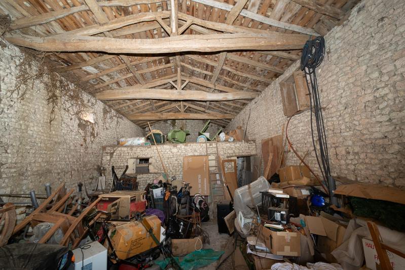Vente Maison POMMIERS MOULONS - 10 pièces -357 m² - (17130)