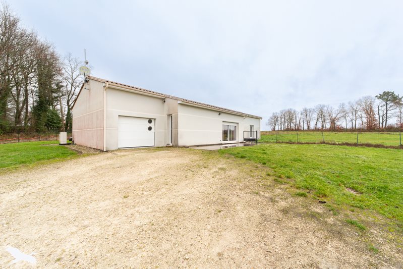 Vente Maison SALIGNAC DE MIRAMBEAU - 5 pièces -144 m² - (17130)