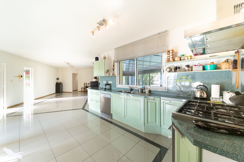 Vente Maison CHEPNIERS - 7 pièces -200 m² - (17210)