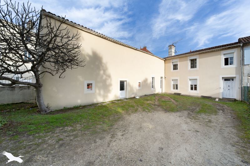 Vente Immeuble MONTENDRE - -  215 m² - (17130)