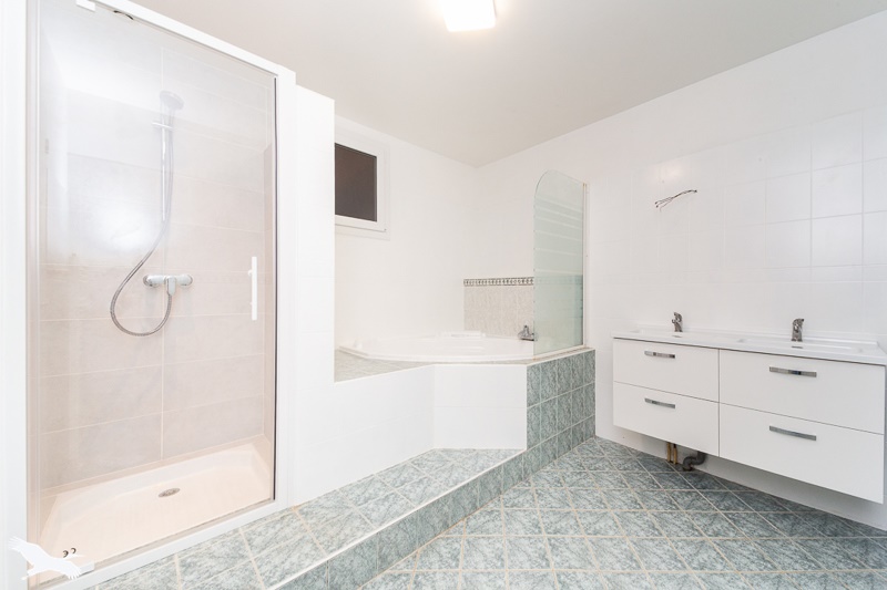 Vente Maison MONTENDRE - 4 pièces -136 m² - (17130)