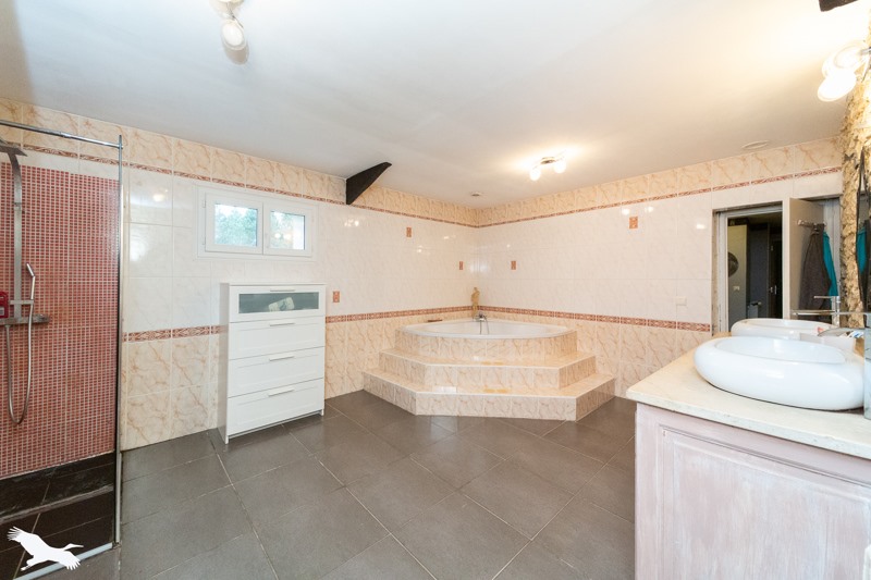 Vente Maison DONNEZAC - 6 pièces -200 m² - (33860)