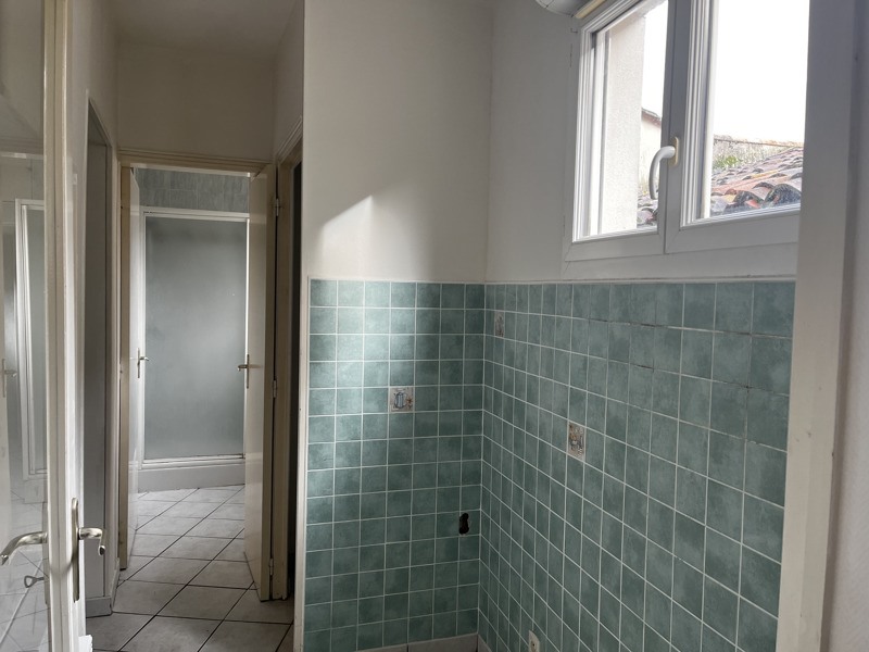 Vente Immeuble MONTENDRE - -  300 m² - (17130)