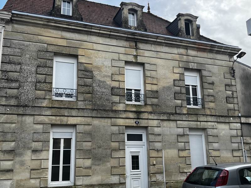 Vente Immeuble MONTENDRE - -  300 m² - (17130)