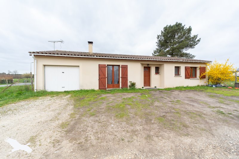 Vente Maison BUSSAC FORET - 4 pièces -91 m² - (17210)