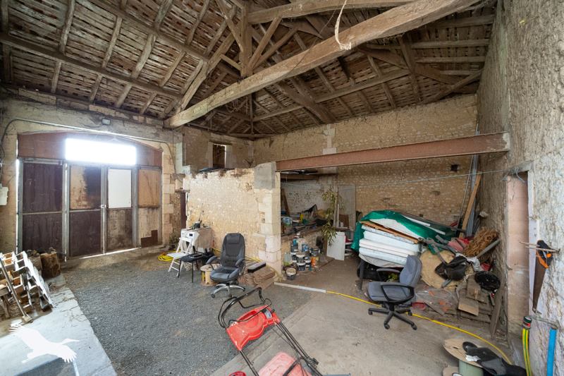 Vente Maison ROUFFIGNAC - 6 pièces -163 m² - (17130)