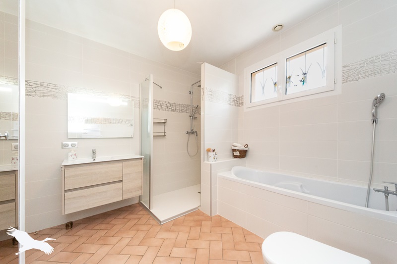 Vente Maison CHEPNIERS - 7 pièces -171 m² - (17210)