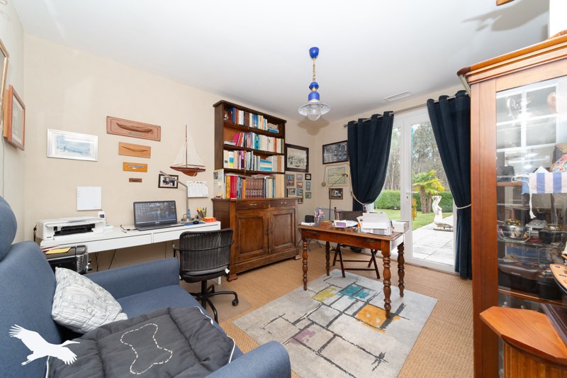 Vente Maison CHEPNIERS - 7 pièces -171 m² - (17210)