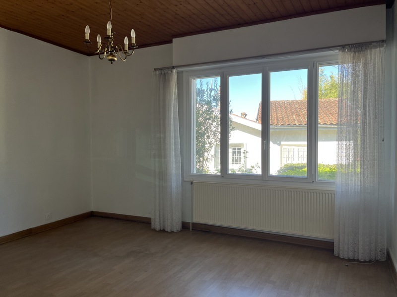 Vente Maison MONTENDRE - 5 pièces -138 m² - (17130)