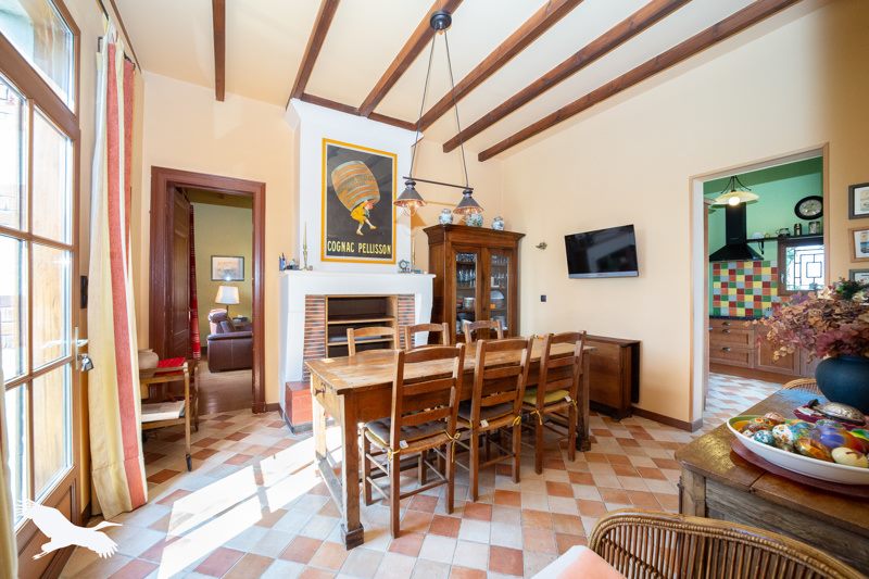 Vente Maison POMMIERS MOULONS - 7 pièces -207 m² - (17130)