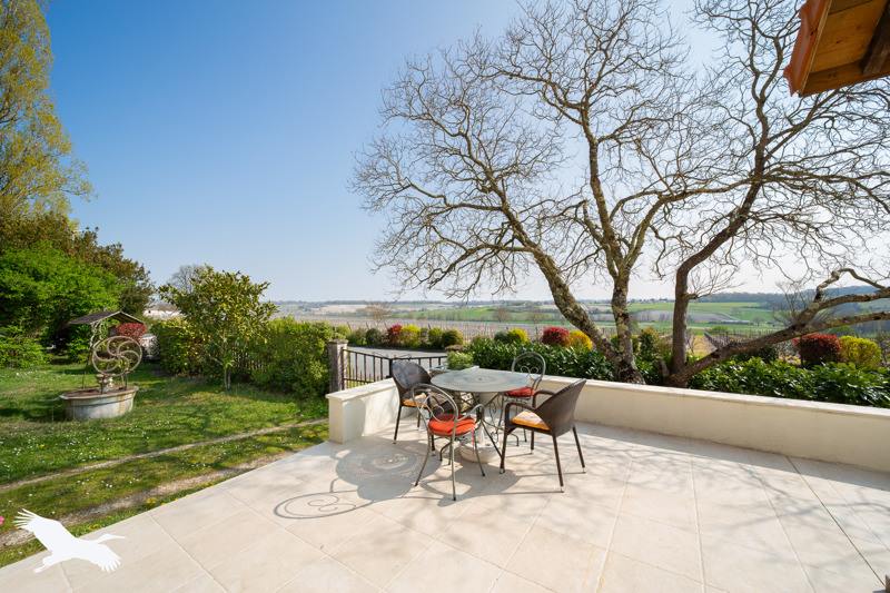 Vente Maison POMMIERS MOULONS - 7 pièces -207 m² - (17130)