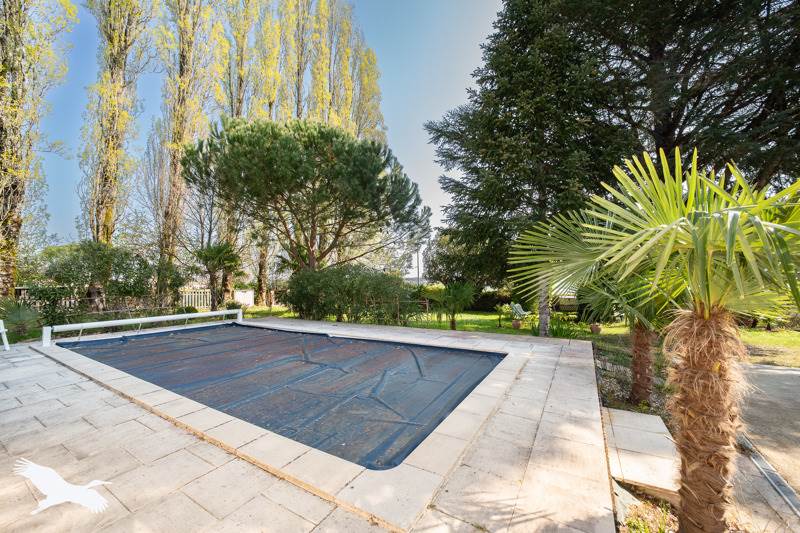 Vente Maison POMMIERS MOULONS - 7 pièces -207 m² - (17130)