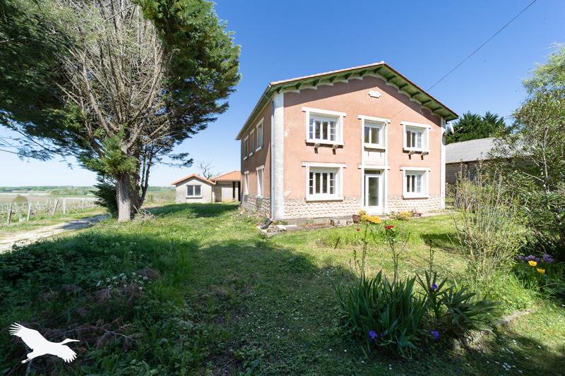 Vente Maison ROUFFIGNAC - 6 pièces -160 m² - (17130)