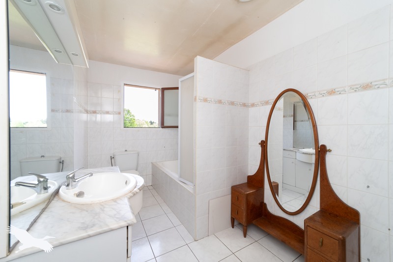 Vente Maison BUSSAC FORET - 10 pièces -309 m² - (17210)
