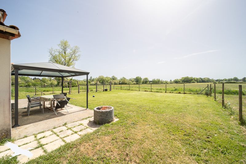 Vente Maison BUSSAC FORET - 10 pièces -309 m² - (17210)