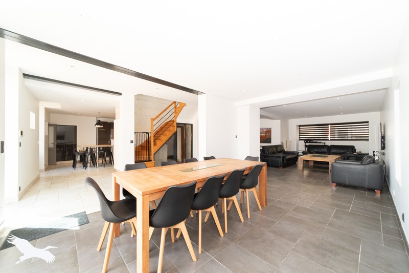 Vente Maison MONTENDRE - 8 pièces -388 m² - (17130)