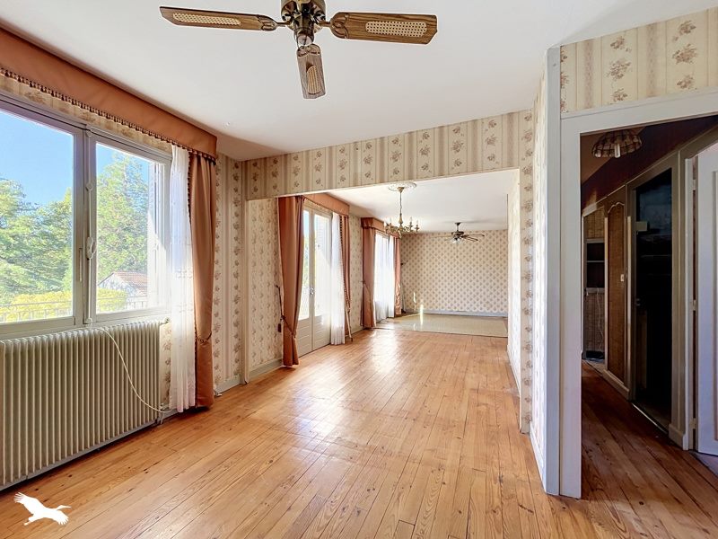 Vente Maison Montendre - 6 pièces -157 m² - (17130)
