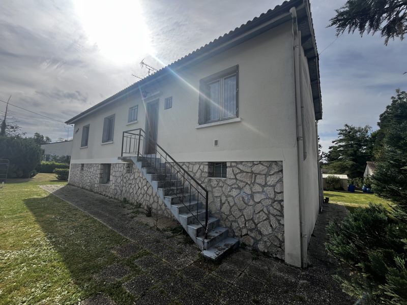 Vente Maison MONTENDRE - 6 pièces -157 m² - (17130)