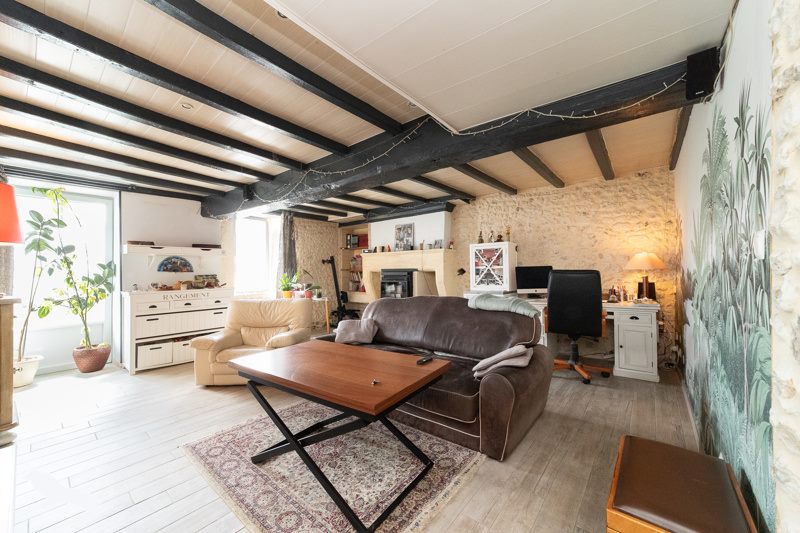 Vente Maison LE PIN - 6 pièces -166 m² - (17210)