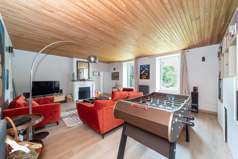 Vente Maison BRAN - 9 pièces -354 m² - (17210)