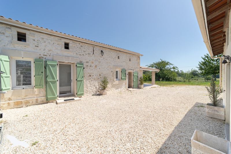 Vente Maison CHAMOUILLAC - 3 pièces -87 m² - (17130)