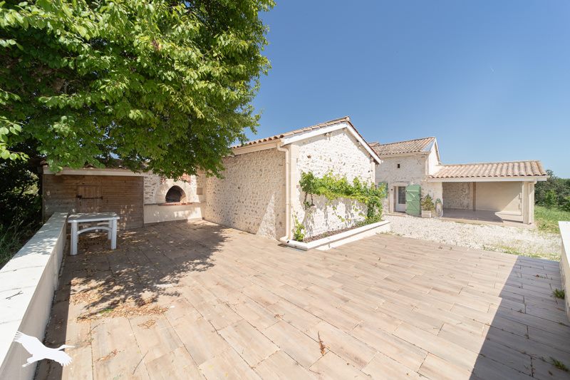 Vente Maison CHAMOUILLAC - 3 pièces -87 m² - (17130)