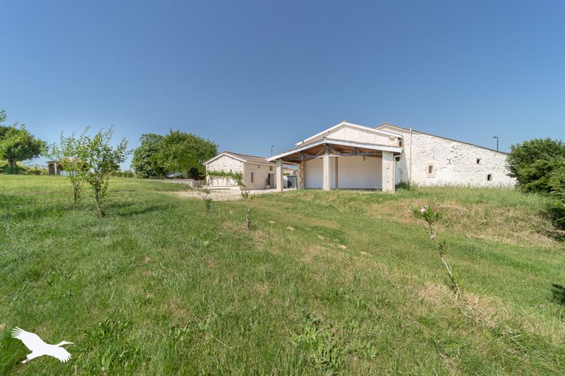 Vente Maison CHAMOUILLAC - 3 pièces -87 m² - (17130)