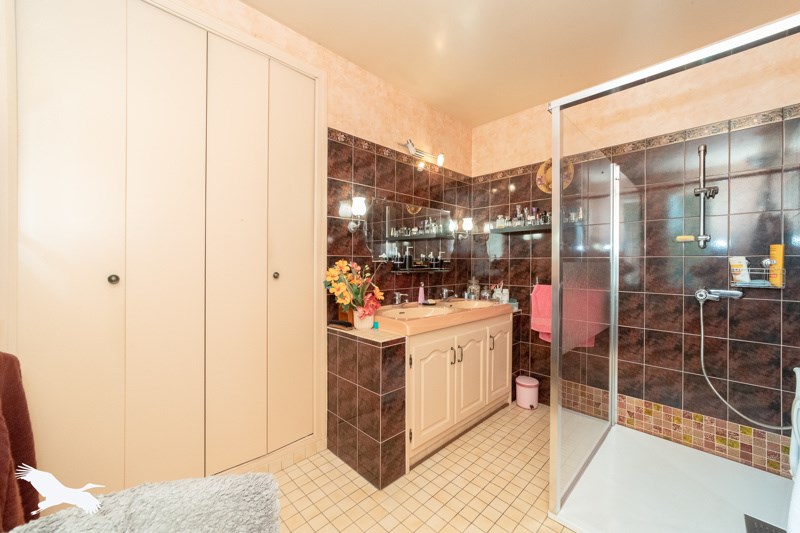 Vente Maison MONTENDRE - 7 pièces -195 m² - (17130)