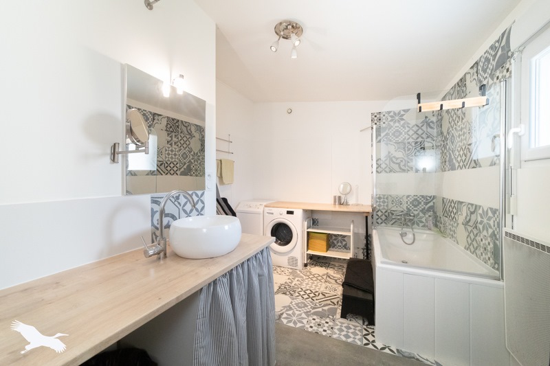Vente Maison BUSSAC FORET - 5 pièces -121 m² - (17210)