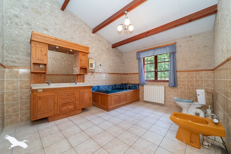 Vente Maison CHATENET - 7 pièces -280 m² - (17210)