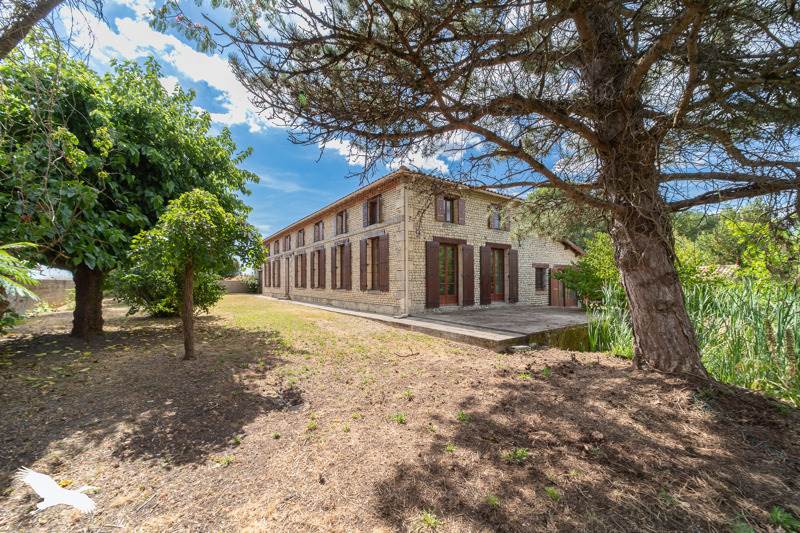 Vente Maison CHATENET - 7 pièces -280 m² - (17210)