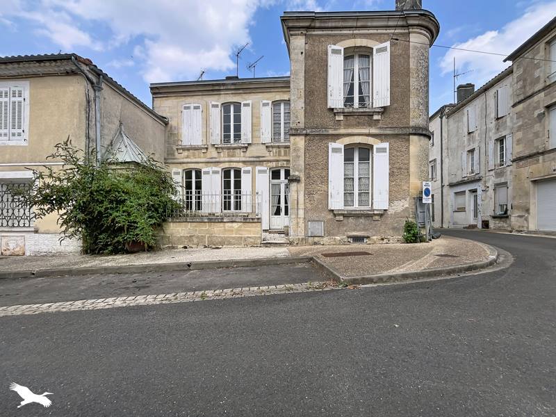 Vente Maison MONTENDRE - 5 pièces -132 m² - (17130)