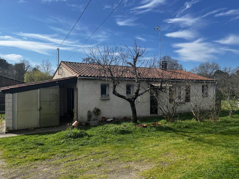 Vente Maison CHEPNIERS - 3 pièces -75 m² - (17210)