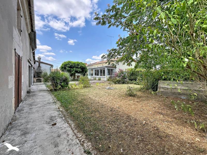 Vente Maison POUILLAC - 5 pièces -107 m² - (17210)
