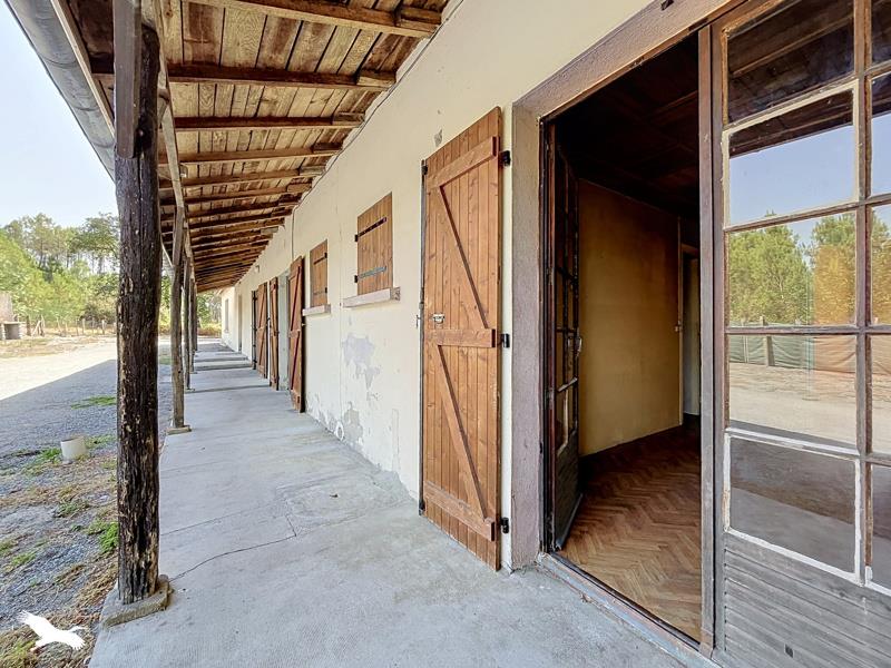 Vente Maison CHEPNIERS - 7 pièces -120 m² - (17210)