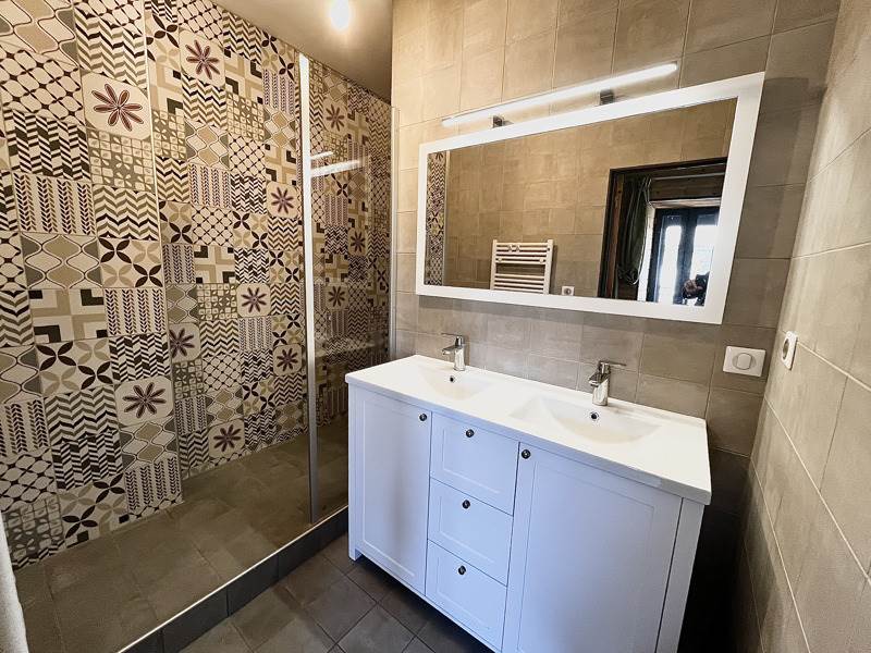 Vente Maison CONDAT SUR VEZERE - 5 pièces -194 m² - (24570)