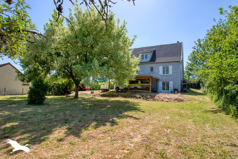 Vente Maison HAUTEFORT - 6 pièces -150 m² - (24390)