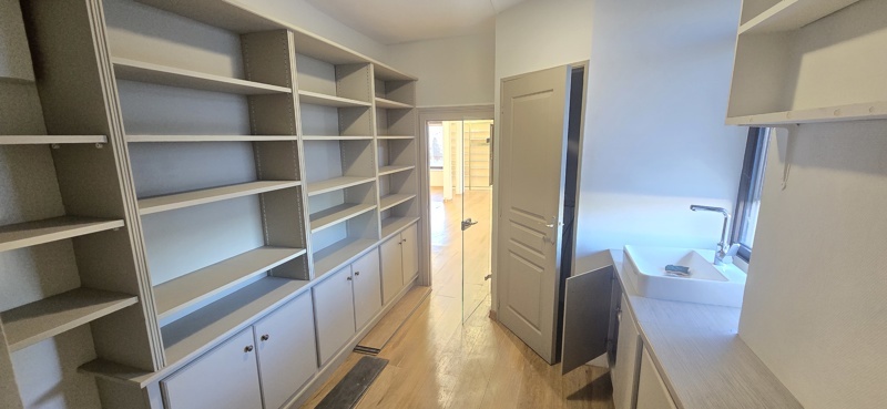 Vente Maison Thenon - 8 pièces -280 m² - (24210)