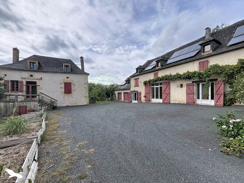 Vente Maison Châtres - 22 pièces -749 m² - (24120)