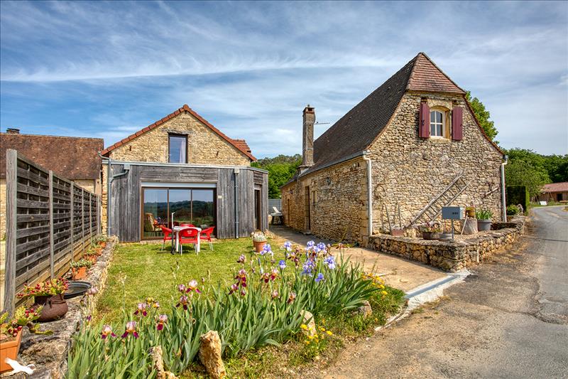Vente Maison ST LEON SUR VEZERE - 8 pièces -196 m² - (24290)